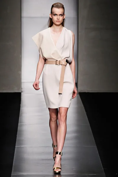 Look 19